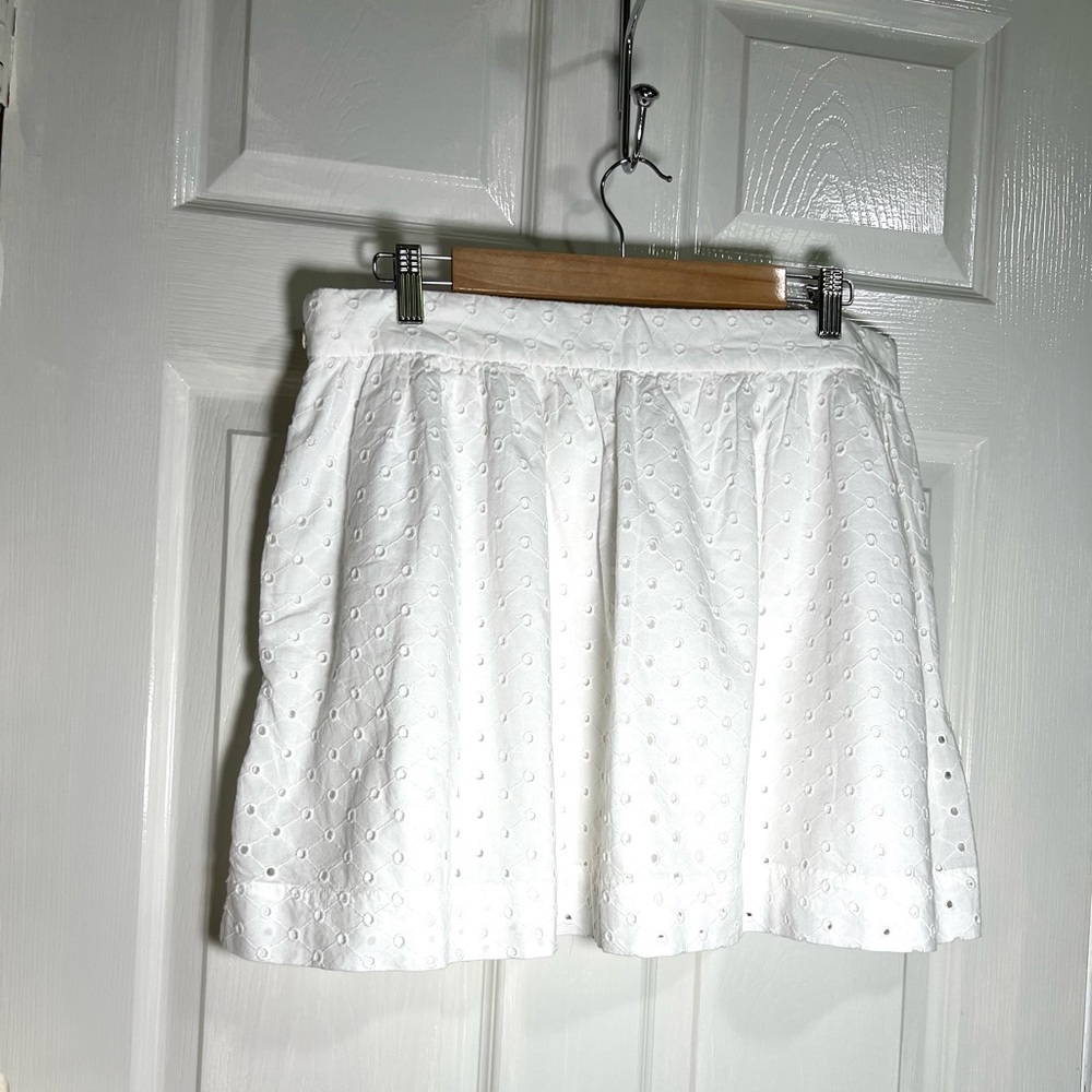 🌷GAP Mini Skirt White eyelet/embroidered circular skirt